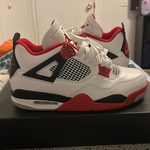 Jordan 4 Fire reds 2020 Size 8 Brand New I Just laced them up